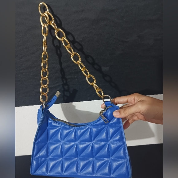 Women electric blue gold chain padded mini bag - Picture 9 of 10